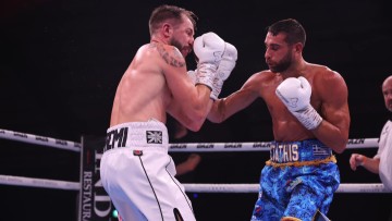 Ο Πυγμάχος παγκοσμίου επιπέδου Στάθης Αντωνάς, ηττήθηκε στη λεπτομέρεια από τον Μάξι Χιουζ!