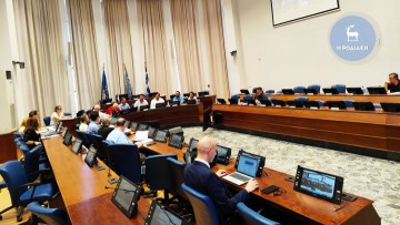 Ο δήμαρχος Ρόδου για τη σφράγιση καταστημάτων και για την Ακτή Μιαούλη