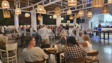 Τα γενέθλιά του με φίλους και συνεργάτες γιόρτασε απόψε ο Δήμαρχος Ρόδου