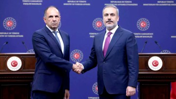 Κοσμάς Σφυρίου: Ενόψει συνάντησης Γεραπετρίτη - Φιντάν: Στην εθνική πολιτική τα πισωγυρίσματα πληρώνονται ακριβά