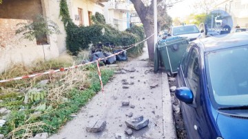 Βρέχει… σοβάδες και μπετόν από εγκαταλελειμμένη οικοδομή στην οδό Καναδά