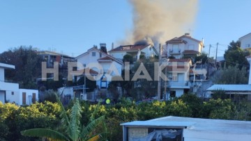 Φωτιά σε μονοκατοικία από τζάκι - Τεράστιες οι καταστροφές που προκλήθηκαν