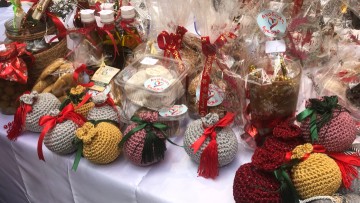 Το “bazaar” της «Ανάδοχης Αγκαλιάς» στη Ρόδο