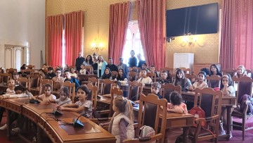Εκπαιδευτική επίσκεψη του 2ου Δ.Σ. Αφάντου στο κτήριο  της Περιφέρειας Νοτίου Αιγαίου