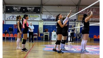 Μόνο στη Ρόδο παίζουν Γυναίκες, Κορασίδες κι Έφηβοι στο βόλεϊ