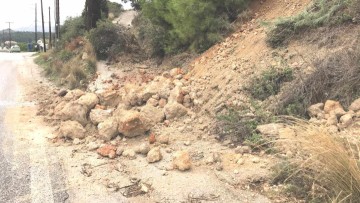 Πολλές κατολισθήσεις-Μεγάλη προσοχή!