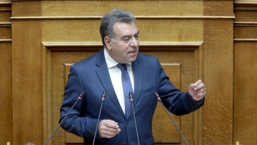 Μάνος Κόνσολας στον topfm για Αρκιούς: Θα προσφύγω στη Δικαιοσύνη κατά του ελληνικού δημοσίου αν συνεχίσει να διεκδικεί ιδιωτικές περιουσίες σε νησιά όπως οι Αρκιοί