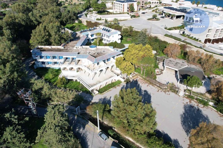 Το Lomeniz Blue στην περιοχή της Καλλιθέας