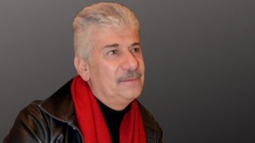 Ο Ροδίτης Κεπέρης Εμμανουήλ συνεχίζει την επιτυχημένη πορεία του στο θέατρο