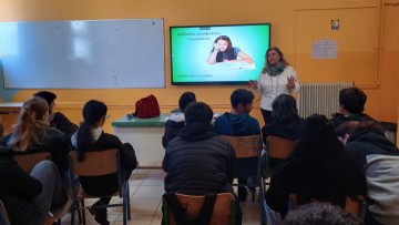 Επίσκεψη της Μαρίας Καραϊσαρλή στο 2ο Πειραματικό Γυμνάσιο Ρόδου για τον επαγγελματικό προσανατολισμό των μαθητών της Γ’ Γυμνασίου