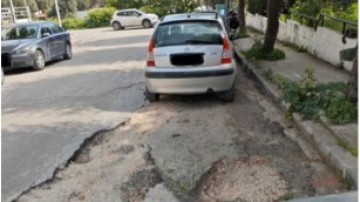 «Απροσπέλαστη» η οδός Χρ. Θεοχάρη