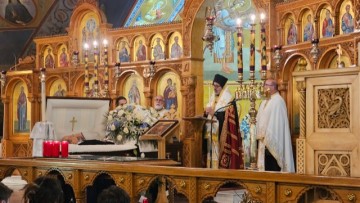 Πάνδημη η κηδεία του «Δασκάλου της Αστόριας» Τιμολέοντα Κόκκινου