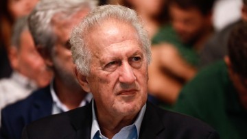 Π. Φωτεινός: Ο Κώστας Σκανδαλίδης αυτοβιογραφείται: «Γράψε για τον πατέρα σου και για το νησί»
