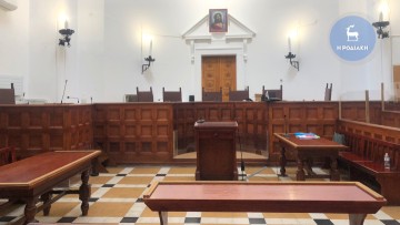 Οχτώ κάθισαν στο εδώλιο και καταδικάστηκαν οι δύο