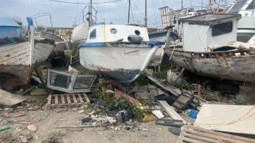 Επιχείρηση καθαρισμού του λιμανιού της Ακαντιάς, μέρος δεύτερο...