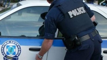 Συνελήφθη 28χρονος στη Λέρο με κροτίδες και μαχαίρια-ξιφίδια