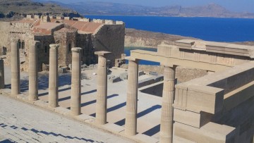 Μαγνητική πύλη και ανιχνευτής μετάλλων στην Ακρόπολη Λίνδου