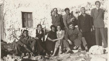 Σπάνια φωτογραφία με την κυρά της Ρω