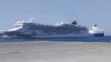 58 προσεγγίσεις κρουαζιερόπλοιων στη Ρόδο τον Μάιο