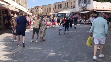 Η περιφέρεια Νοτίου Αιγαίου «πρωταθλήτρια» στον τουρισμό και το 2024