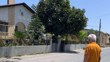Η συγκλονιστική εμπειρία του Γ. Συμεωνίδη στα κατεχόμενα, με την εγγονή του