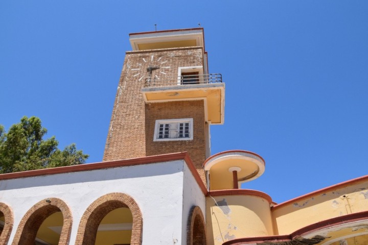 1. Χαρακτηριστικό-δείγμα-του-κτηριακού-αποθέματος-στο-Λακκί