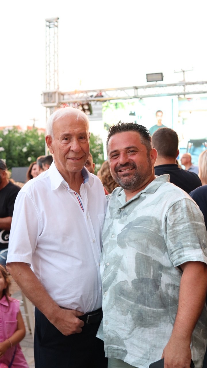 Ο ξενοδόχος κος Παναγιώτης Πλατής με τον κ. Τσαμπίκο Ρούφα