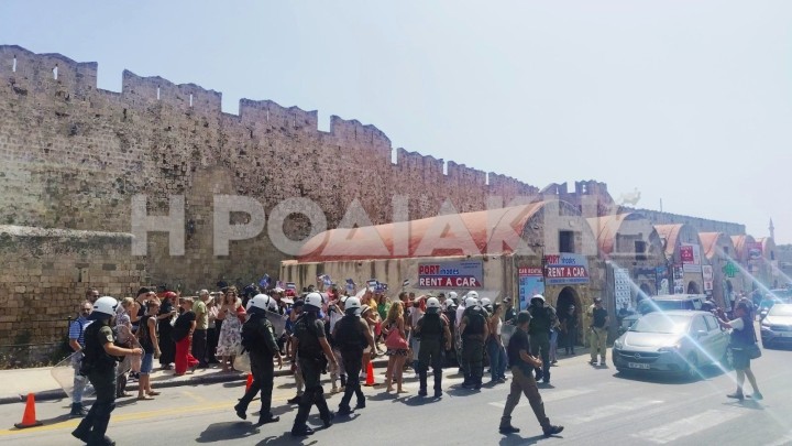 Ρόδος: Ένταση λόγω άφιξης κρουαζιερόπλοιου με 650 Ισραηλινούς τουρίστες – Ισχυρά μέτρα ασφαλείας και προσαγωγές 8 13fe8edb5172cd4c2fa60e3d6b7d9e77 b