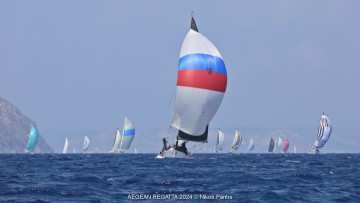 Η Aegean Regatta 2025 με 64 σκάφη ξεκινά το υπέροχο ταξίδι της  στο Αιγαίο Πέλαγος