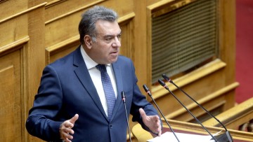 Μάνος Κόνσολας: «Κοινά αποδεκτή λύση για το θέμα της παραχώρησης κοινόχρηστων χώρων από το Υπουργείο Πολιτισμού στους επαγγελματίες της Σύμης»