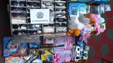 Πουλούσαν παιδικά παιχνίδια, αξεσουάρ και σχολικά είδη χωρίς άδεια και συνελήφθησαν