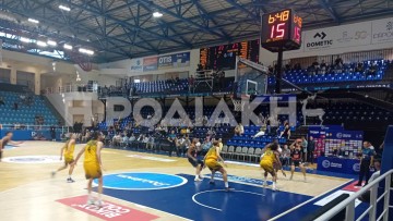 Πρώτη... έκπληξη στο Stoiximan Super Cup της GBL στη Ρόδο, με τον Προμηθέα Βίκος Cola να κερδίζει την ΑΕΚ και να πηγαίνει τελικό