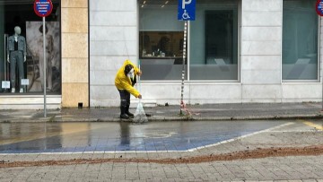 ΔΕΥΑΡ: Απομακρύνουμε καλύμματα από φρεάτια – Προστατεύουμε τη δημόσια ασφάλεια και αποτρέπουμε πλημμύρες