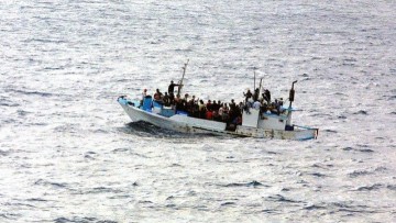 Δέκα αλλοδαποί και ένας Έλληνας στο εδώλιο για  παράνομη διακίνηση και διαμονή μεταναστών στη Ρόδο