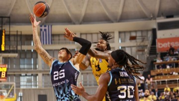 Μια... τρελή παράδοση του Κολοσσού H Hotels Collection στο Αλεξάνδρειο!