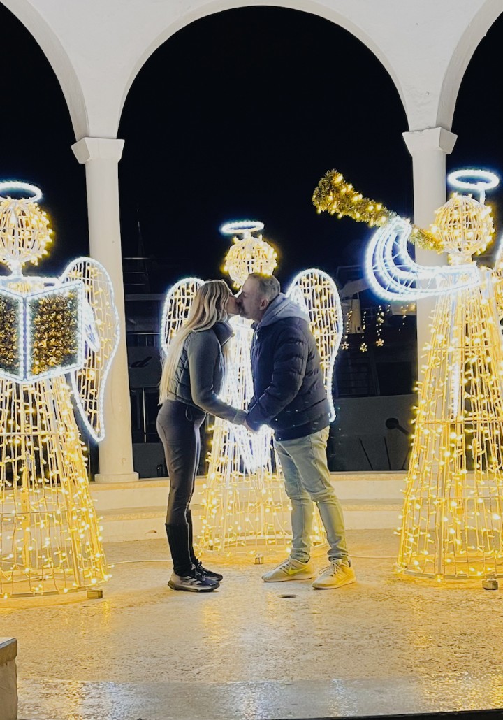 Η Johanna και ο Γιάννης στη Ρόδο — μια ιστορία αγάπης που ενέπνευσε το βιβλίο της Still With Me