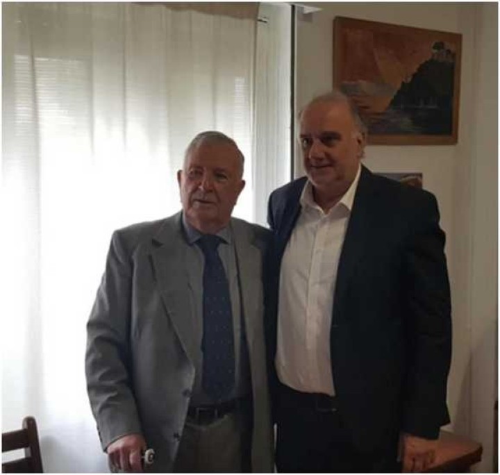  Ο Πρόεδρος της ΕΣΗΕΠΗΝ κ. Κορτέσης με τον τιμώμενο