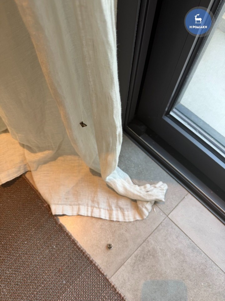 Μία από τις σφαίρες, που πέρασε στο εσωτερικό του σπιτιού