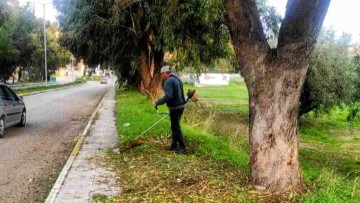 Συνεργεία του δήμου καθάρισαν τον περιβάλλοντα χώρο του νοσοκομείου