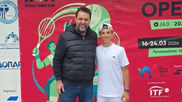 Ο δήμαρχος Ρόδου παρακολούθησε τον αγώνα του Ραφαήλ Παγώνη για το «Ι.T.F. Juniors J60» στον ΡΟΑ