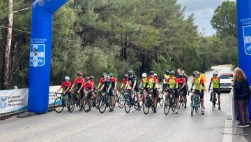 Οι πρωταθλητές Δωδεκανήσου στην ποδηλασία δρόμου στις κατηγορίες Κ17 κι άνω