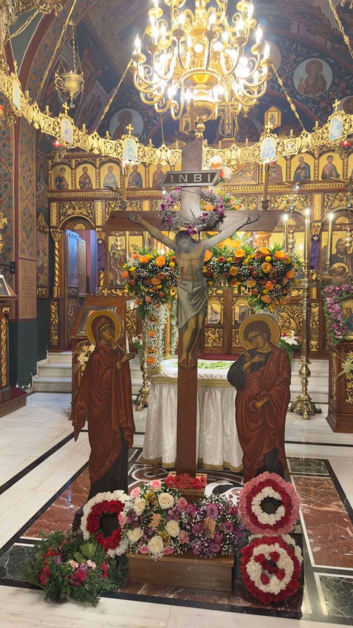 Ι.Ν. Αγίας Τριάδας (Μανδρικό)