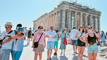 Τουριστικά έσοδα: Από Γερμανία και Ηνωμένο Βασίλειο το 1 στα 3 ευρώ
