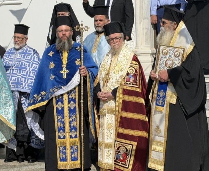 Ο Μητροπολίτης Αμβρόσιος τέλεσε αρχιερατική λειτουργία  και δοξολογία την εκκλησία των Μενετών