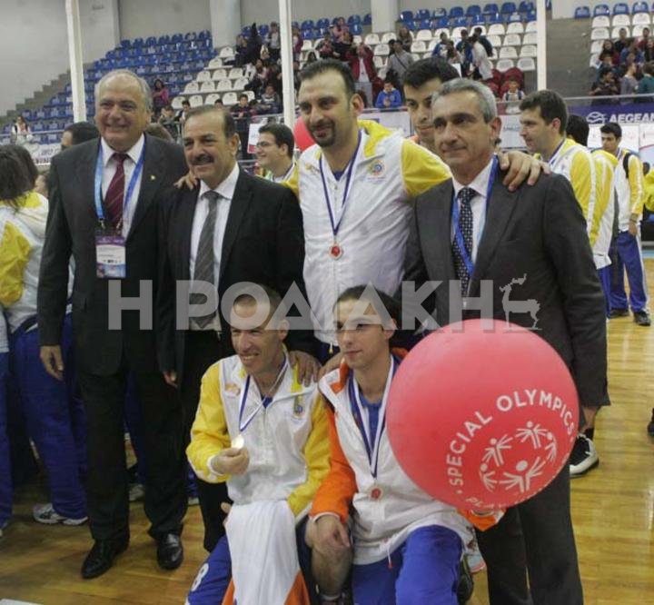 Σπυρίδων, Χατζηδιάκος και Χατζημάρκος με τη νικήτρια ομάδα  της Θεσσαλονίκης