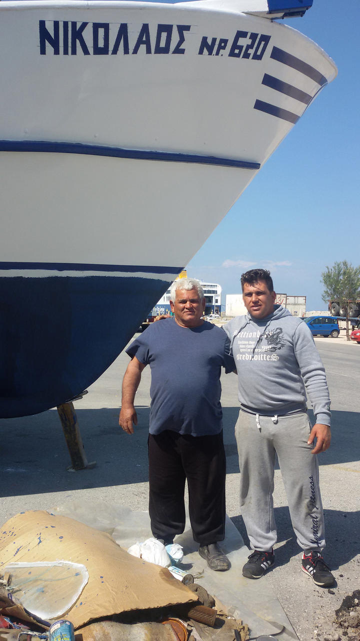 Με το γιο του, που  ακολουθεί τα βήματά του